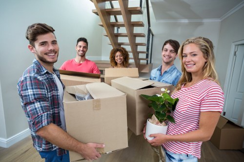 Clean storage unit for short-term use in Carshalton