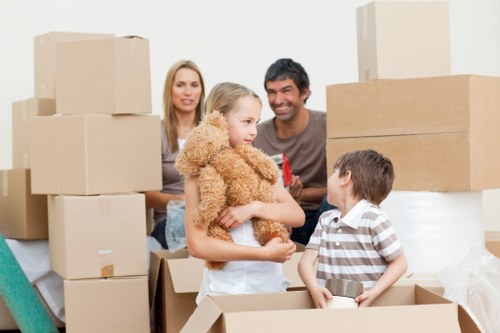 Cancellation and move-out conditions for storage users